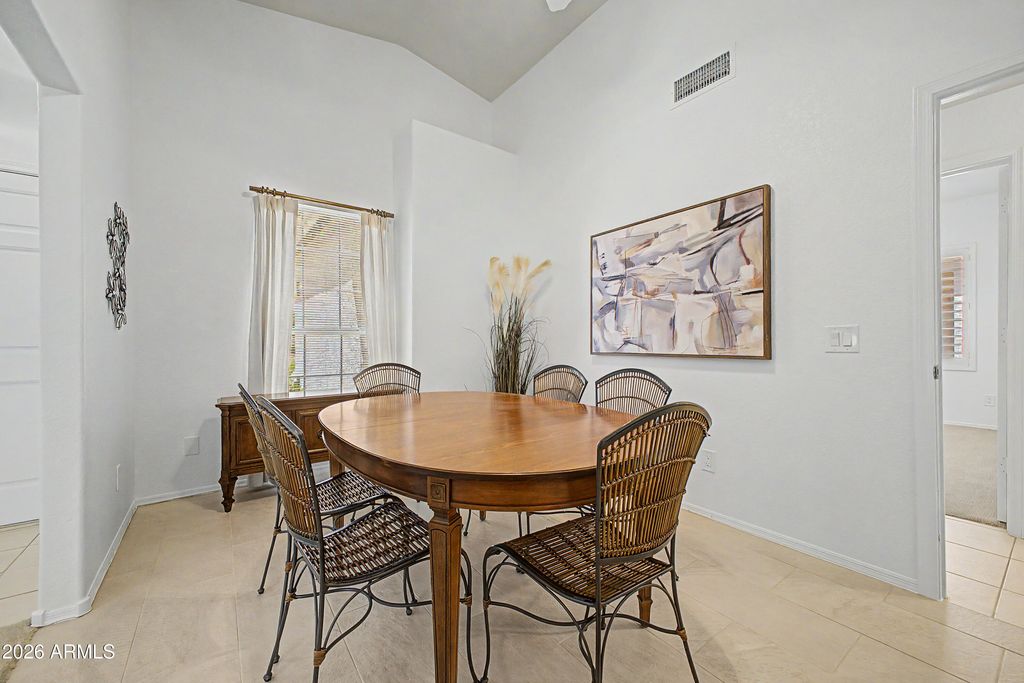 Image 7 of property listing at 9380 E BLANCHE Drive E, Scottsdale, AZ 85260