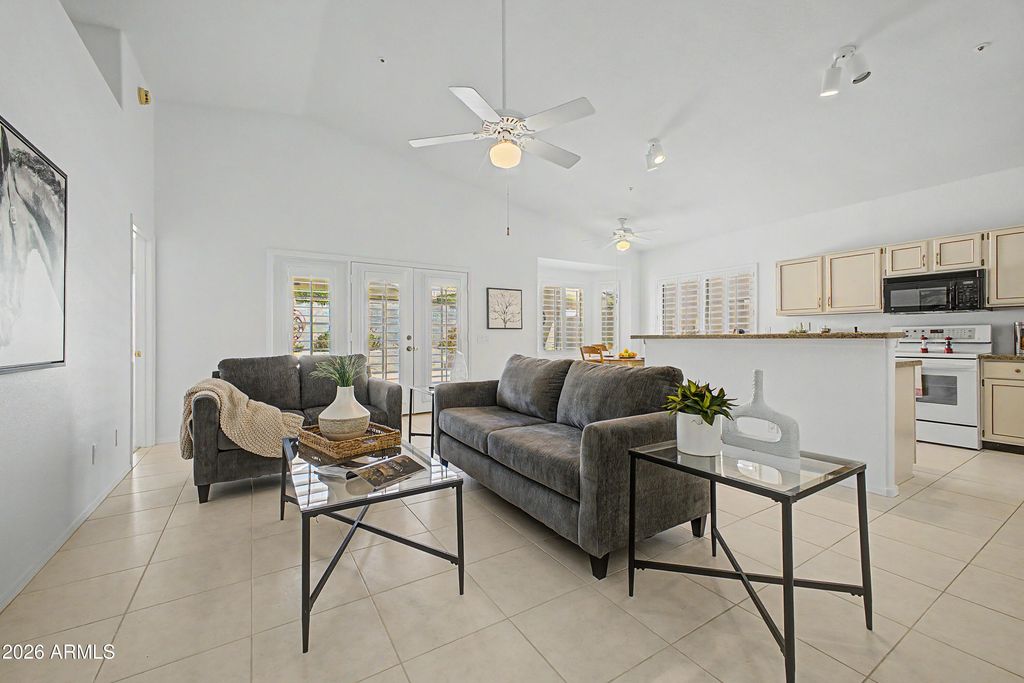 Image 9 of property listing at 9380 E BLANCHE Drive E, Scottsdale, AZ 85260