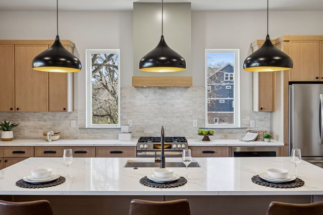 602A Watsonwood Dr, Nashville, TN 37211