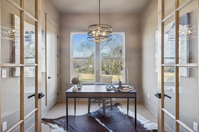 602A Watsonwood Dr, Nashville, TN 37211