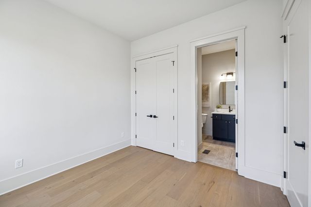 602A Watsonwood Dr, Nashville, TN 37211