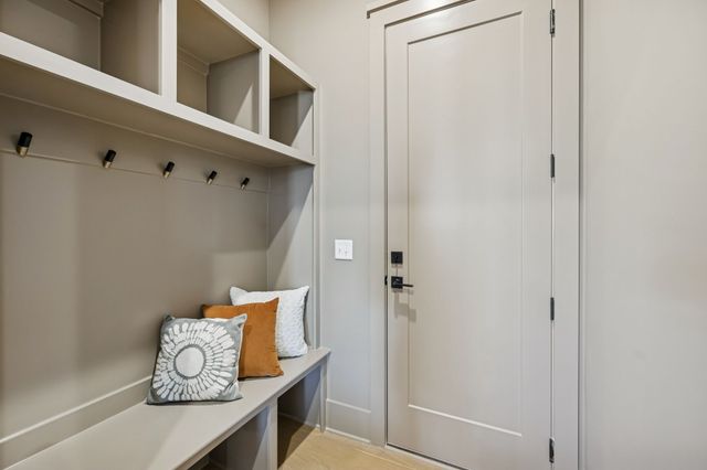 602A Watsonwood Dr, Nashville, TN 37211