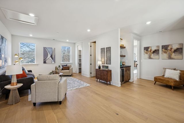 602A Watsonwood Dr, Nashville, TN 37211