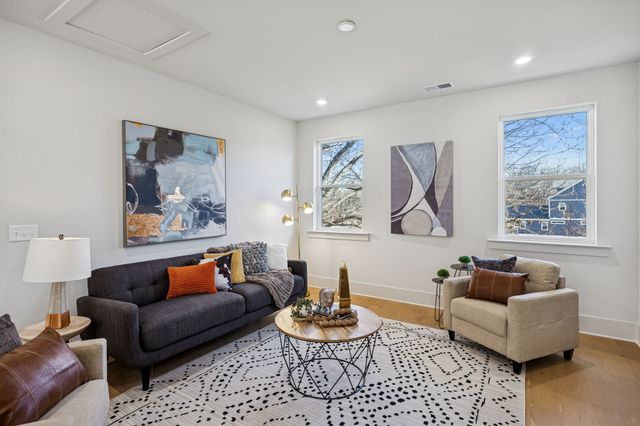 602A Watsonwood Dr, Nashville, TN 37211