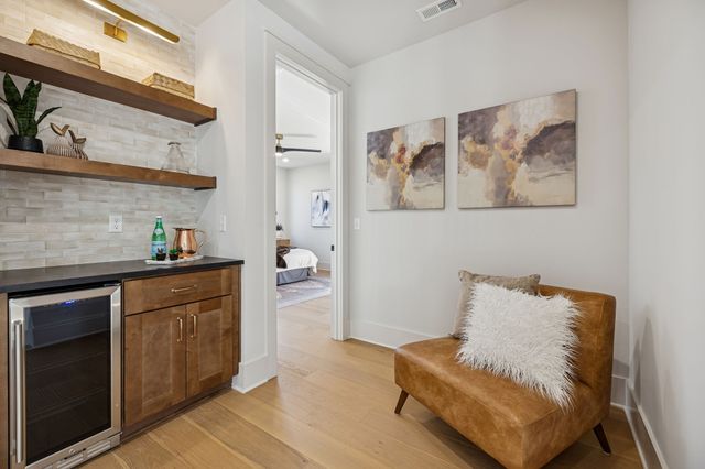 602A Watsonwood Dr, Nashville, TN 37211