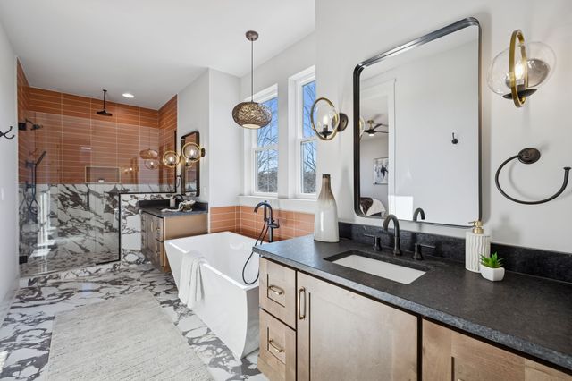 602A Watsonwood Dr, Nashville, TN 37211