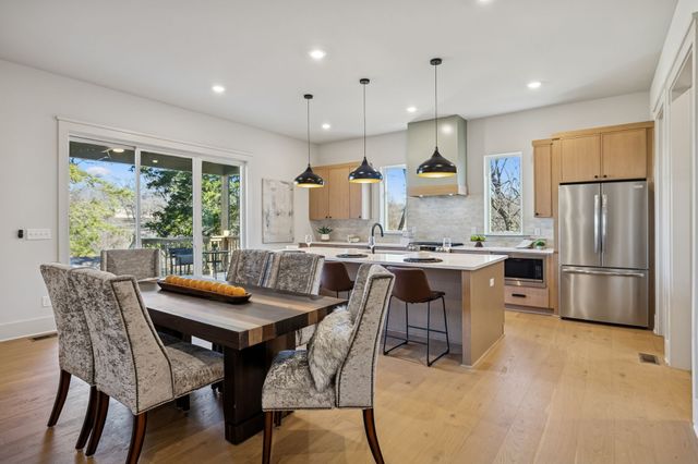 602A Watsonwood Dr, Nashville, TN 37211