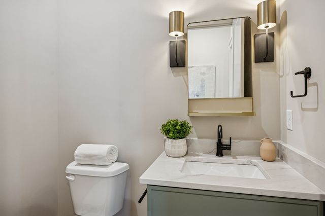 602A Watsonwood Dr, Nashville, TN 37211