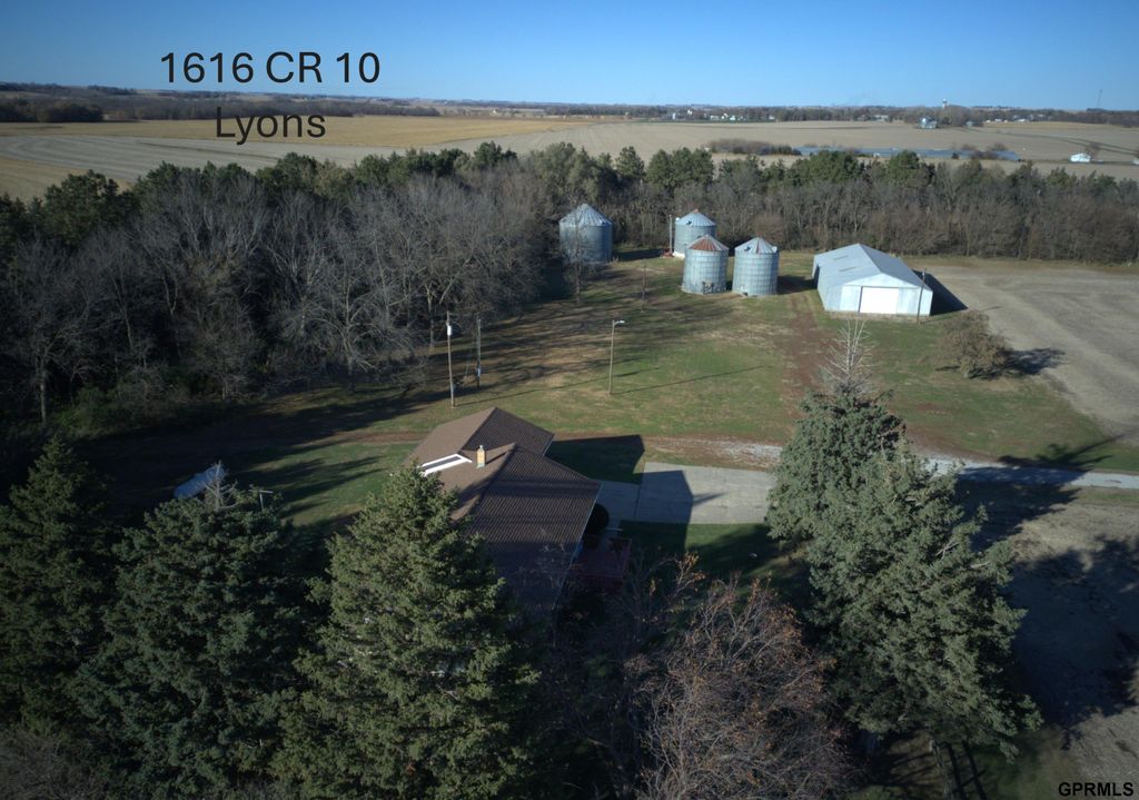 1660 10 County Road, Lyons, NE 68038