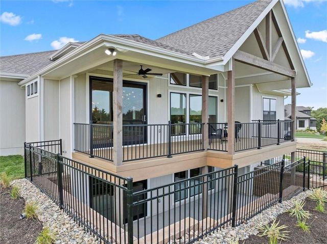 8010 Deer Run Street, Shawnee, KS 66220