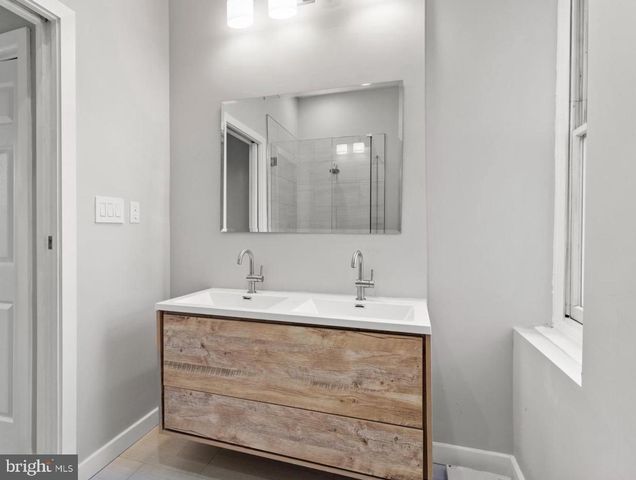 2303 CHRISTIAN ST, Philadelphia, PA 19146