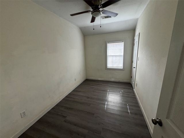 4939 Corrigan Avenue, Dallas, TX 75241