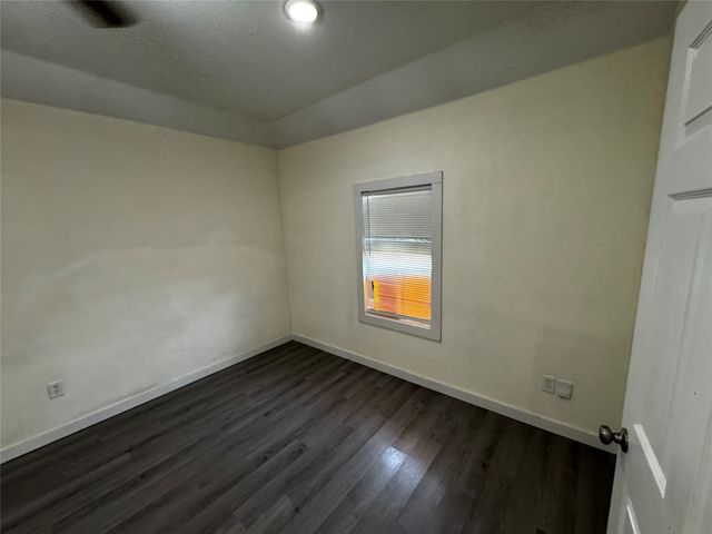 4939 Corrigan Avenue, Dallas, TX 75241