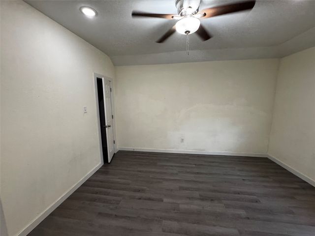 4939 Corrigan Avenue, Dallas, TX 75241