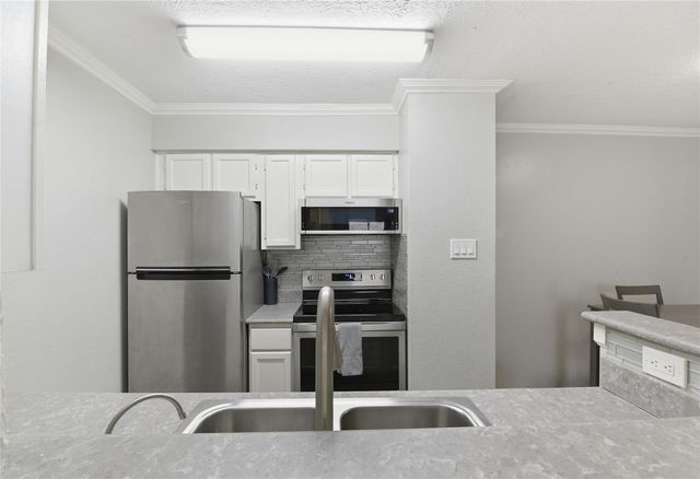 12550 Whittington Drive 303, Houston, TX 77077