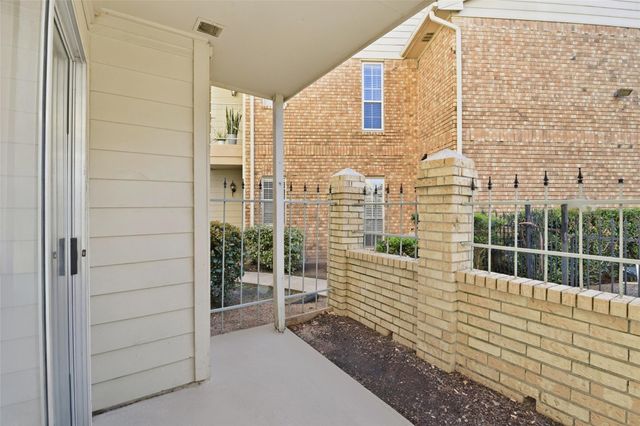 12550 Whittington Drive 303, Houston, TX 77077