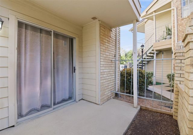 12550 Whittington Drive 303, Houston, TX 77077