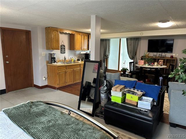3844 Mapleton Road, Wheatfield, NY 14120