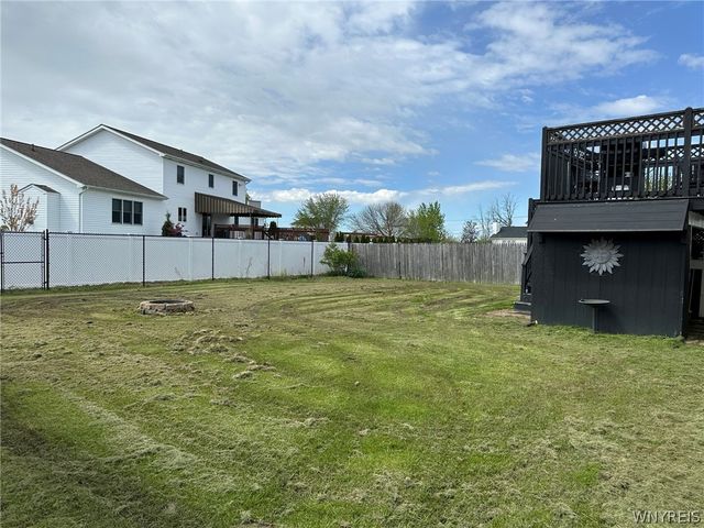 3844 Mapleton Road, Wheatfield, NY 14120