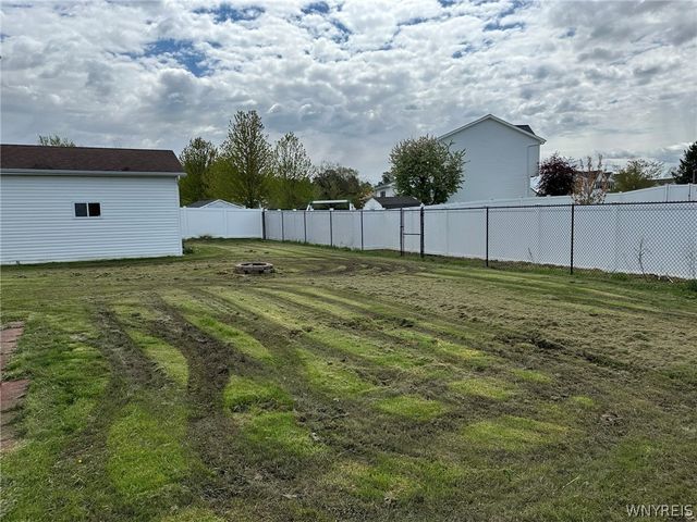 3844 Mapleton Road, Wheatfield, NY 14120