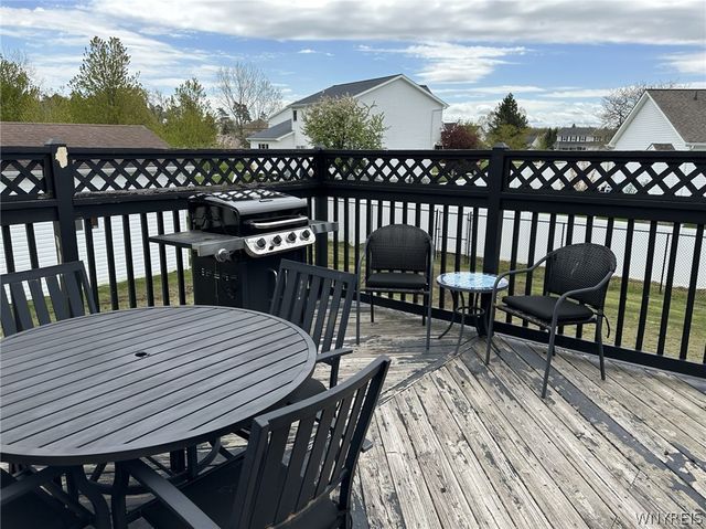 3844 Mapleton Road, Wheatfield, NY 14120