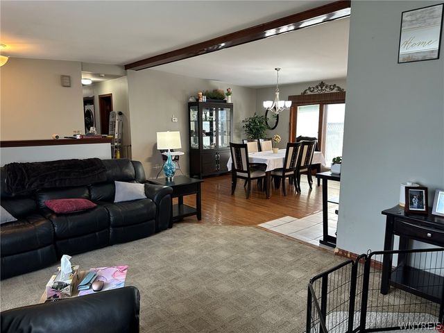 3844 Mapleton Road, Wheatfield, NY 14120
