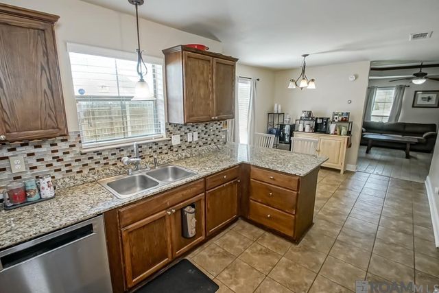 34233 Hawks Cove, Denham Springs, LA 70706