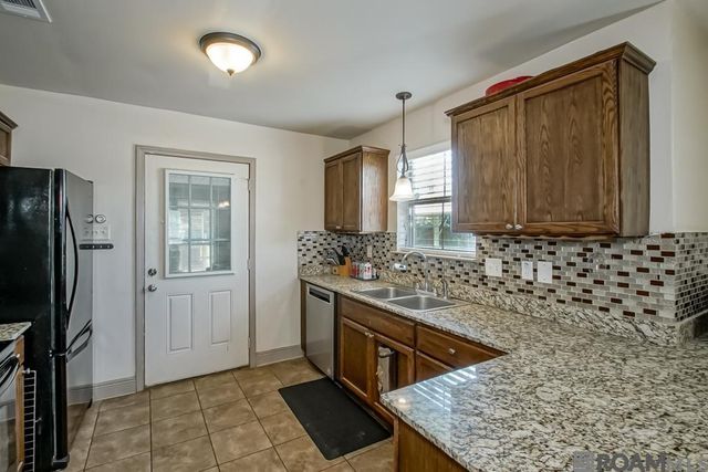 34233 Hawks Cove, Denham Springs, LA 70706
