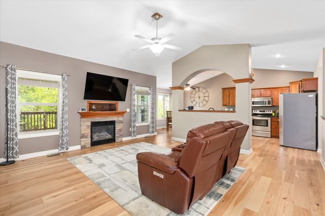2070 SE Willowbrook Drive, Waukee, IA 50263