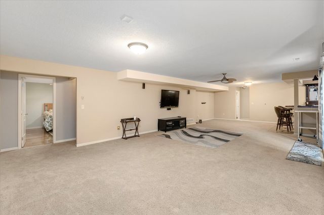 2070 SE Willowbrook Drive, Waukee, IA 50263