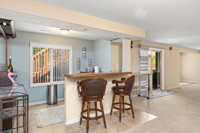 2070 SE Willowbrook Drive, Waukee, IA 50263