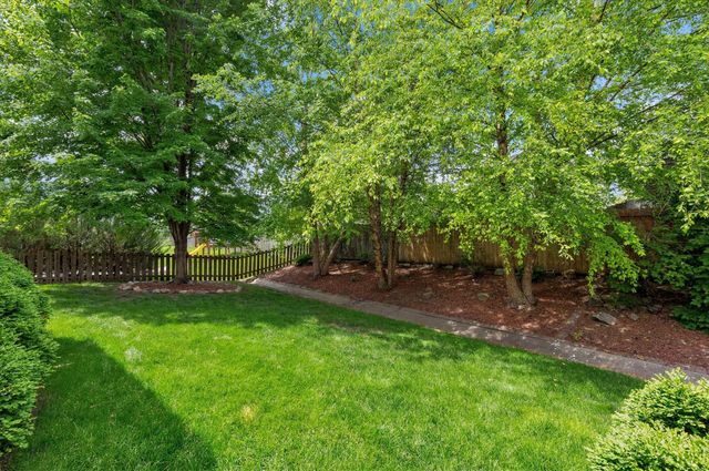 2070 SE Willowbrook Drive, Waukee, IA 50263