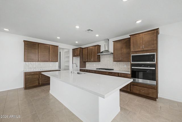 17467 W SAGUARO VISTA Drive, Surprise, AZ 85387