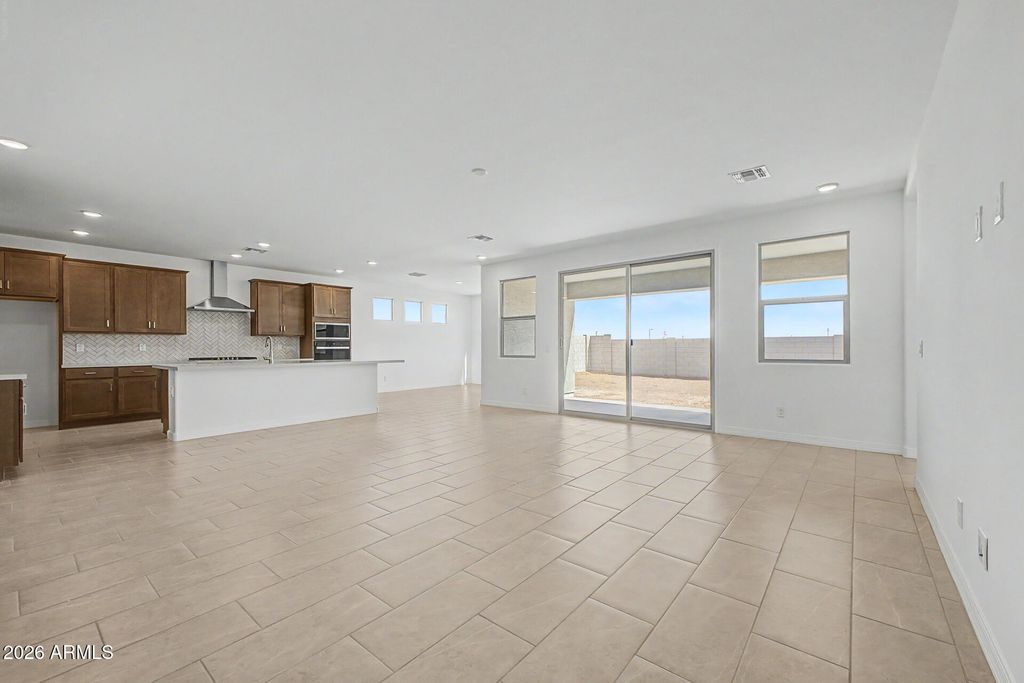 17467 W SAGUARO VISTA Drive, Surprise, AZ 85387 — photo 3
