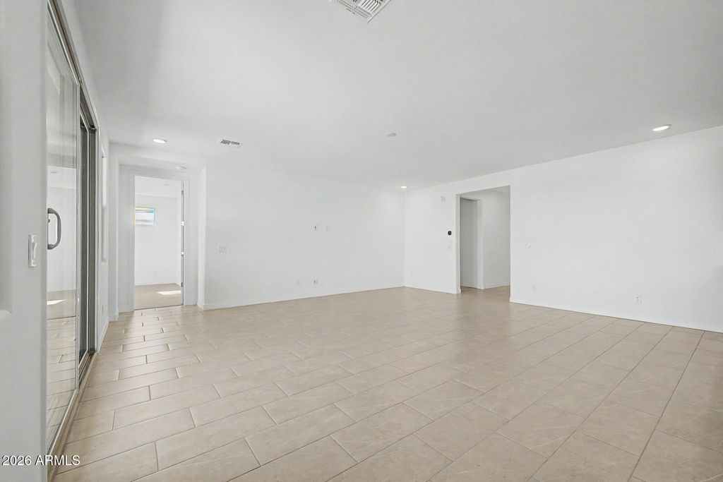 17467 W SAGUARO VISTA Drive, Surprise, AZ 85387 — photo 5