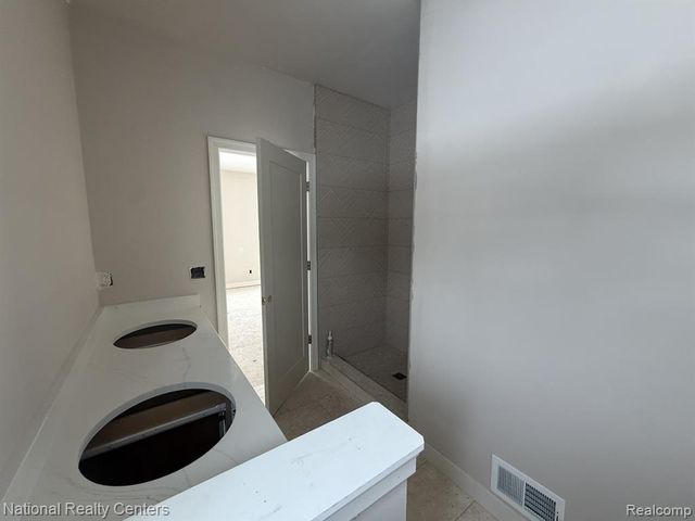 20650 Meadowview Street, Livonia, MI 48152