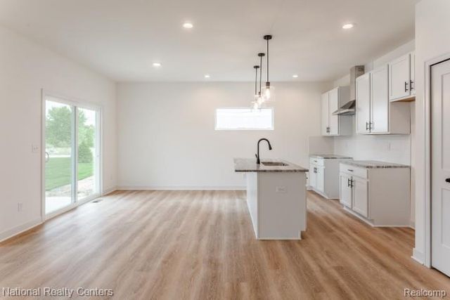 20650 Meadowview Street, Livonia, MI 48152