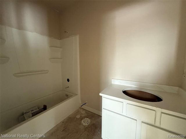 20650 Meadowview Street, Livonia, MI 48152