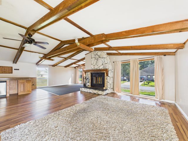 3605 N 9th Street, Ocean Springs, MS 39564