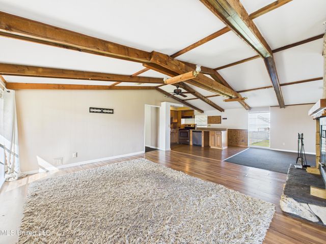 3605 N 9th Street, Ocean Springs, MS 39564