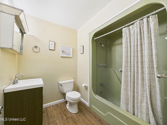 3605 N 9th Street, Ocean Springs, MS 39564