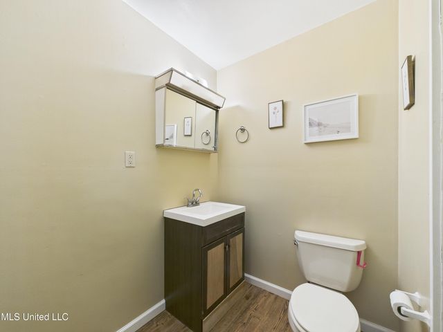 3605 N 9th Street, Ocean Springs, MS 39564