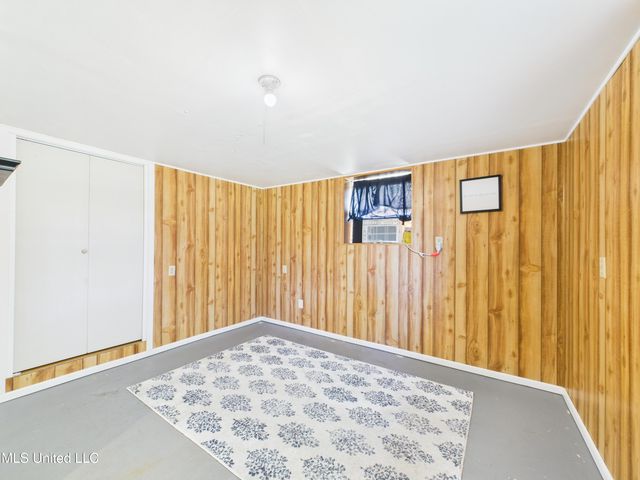 3605 N 9th Street, Ocean Springs, MS 39564