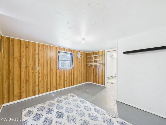 3605 N 9th Street, Ocean Springs, MS 39564