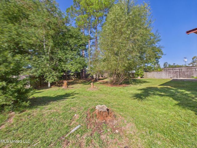 3605 N 9th Street, Ocean Springs, MS 39564