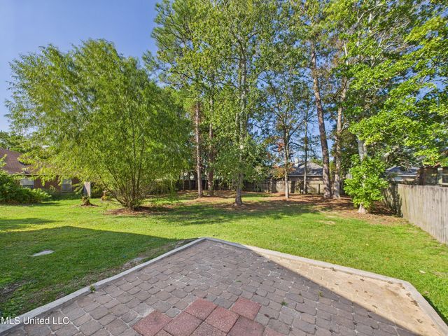 3605 N 9th Street, Ocean Springs, MS 39564