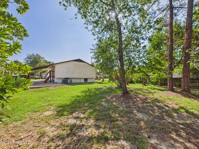 3605 N 9th Street, Ocean Springs, MS 39564