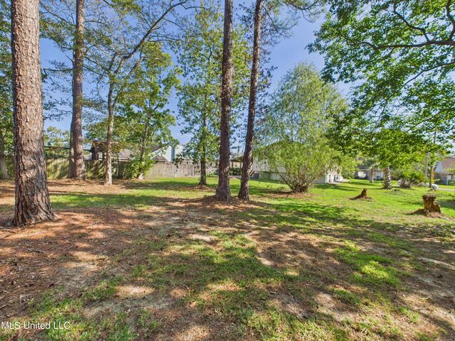 3605 N 9th Street, Ocean Springs, MS 39564