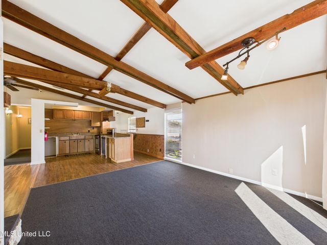 3605 N 9th Street, Ocean Springs, MS 39564