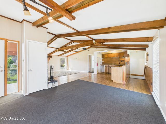 3605 N 9th Street, Ocean Springs, MS 39564